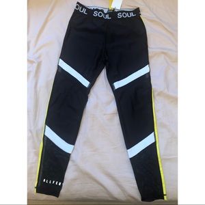 ALLFENIX x SOULCYCLE Leggings/Sports Bra Set